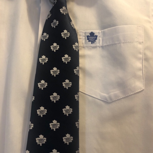 NEW⭐️ Toronto Maple Leafs dress shirt with tie - Picture 2 of 8